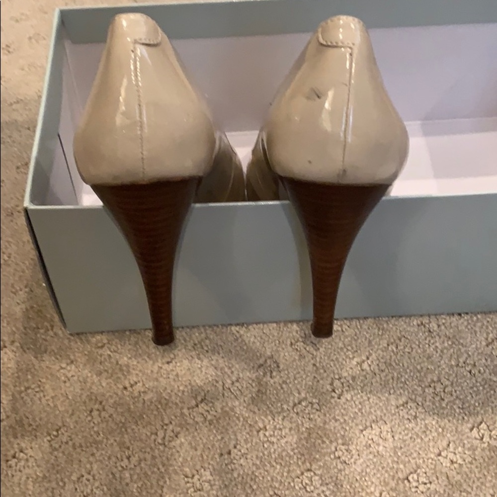 Pumps - Picture 2 of 3